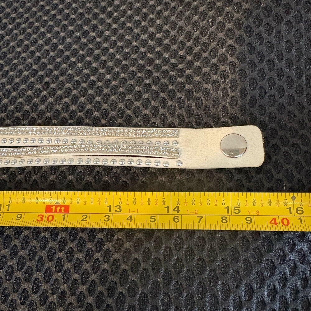 White Rhinestone Snap Closure Choker - Picture 6 of 8